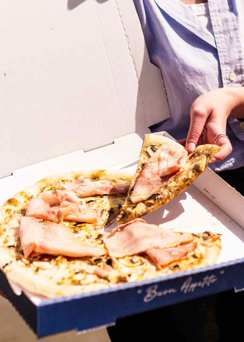 la petite vadrouille pizza fromage partage la petite vadrouille pizza fromage partage